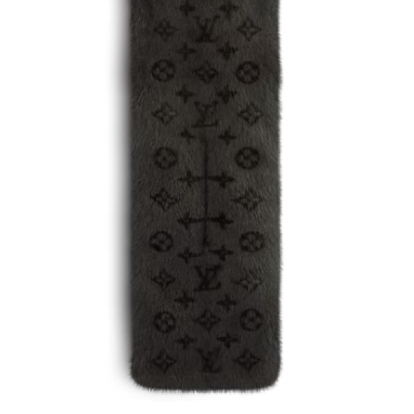 Louis Vuitton Monogram Reverso Mink Scarf - Picture 9 of 10